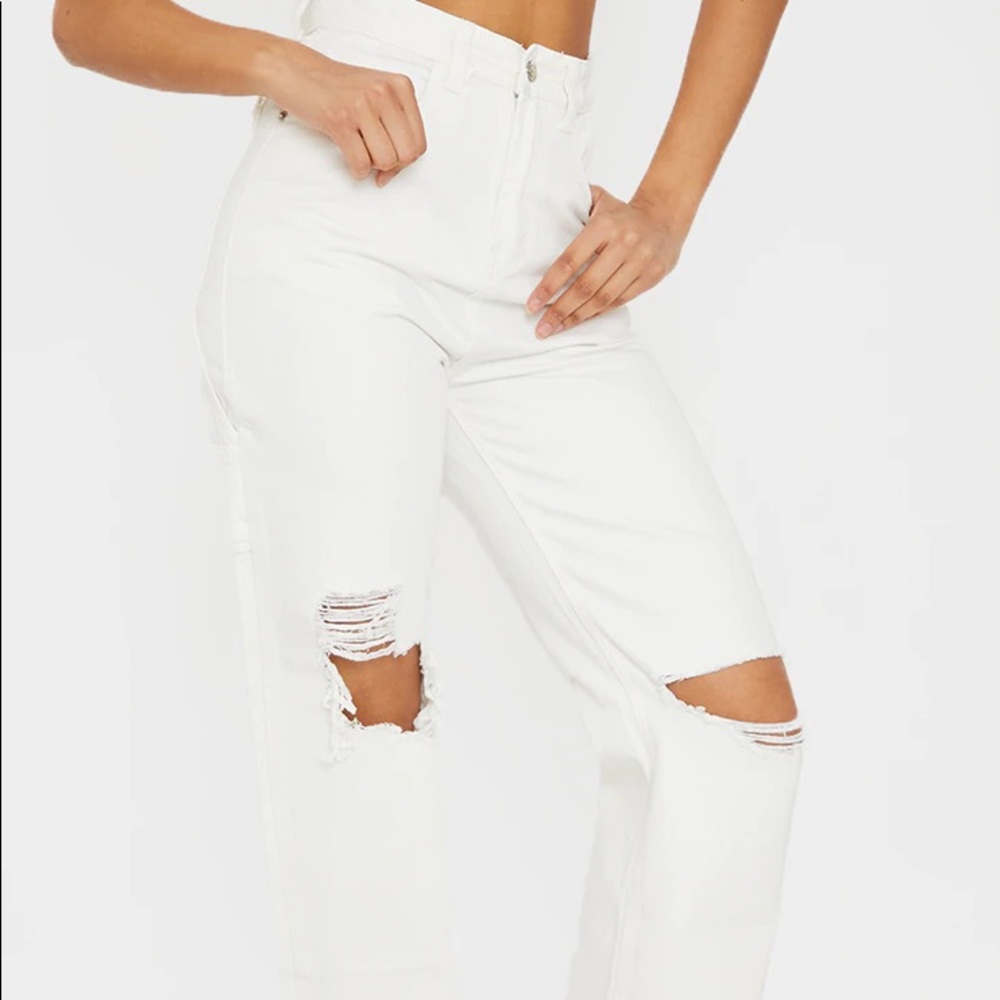 White baggy cargo pants from PrettyLittleThing. New condition. Size 0